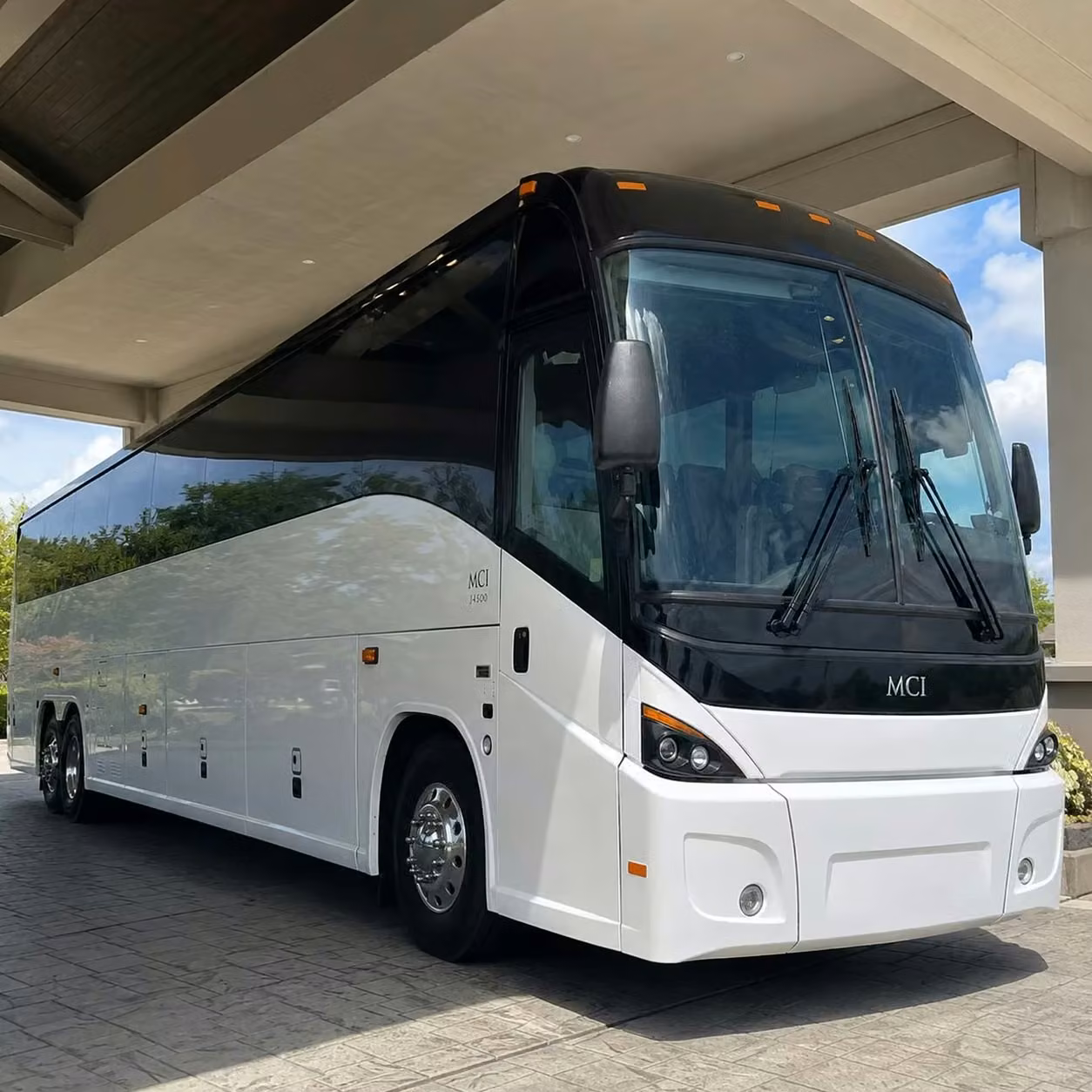 enterprise government and military buses with wifi power outlets and onboard restrooms