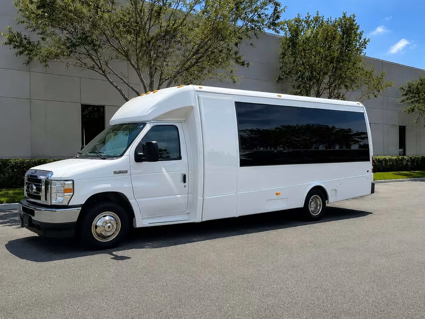 15 passenger minibus